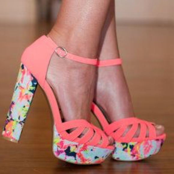 Qupid Melodic Tones Strappy Heel Coral - Picture 2 of 4